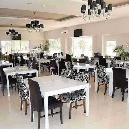 Lägenhetshotell Kama Lifestyle 4*